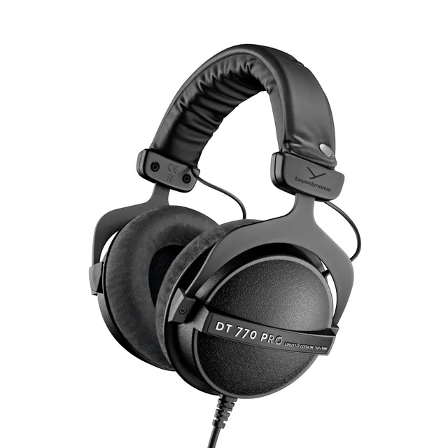 beyerdynamic-dt-770-pro-250-ohm-black-limited-edition-over-ear-studiokopfh-rer-g image 1