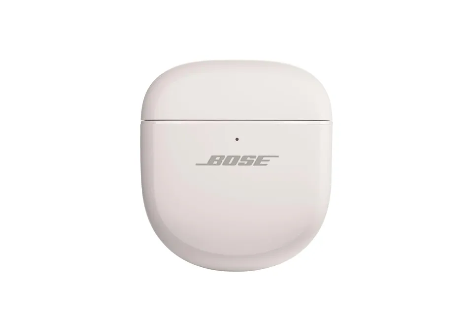bose-quietcomfort-ultra-earbuds-transportetui-mit-ladefunktion-wei image 1