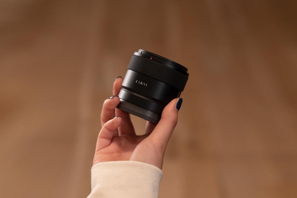 sony-sel11f18-11mm-f1-8-aps-c-ultra-weitwinkel-festbrennweite-e-mount-kompakt-li image 3