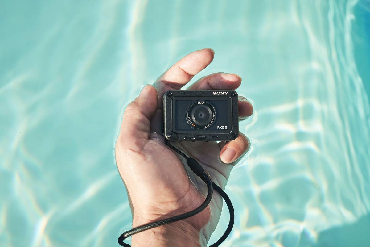 sony-rx0-ii-creator-kit-ultra-kompakte-robuste-kamera-dsc-rx0-ii-mit-griff-vct-s image 3