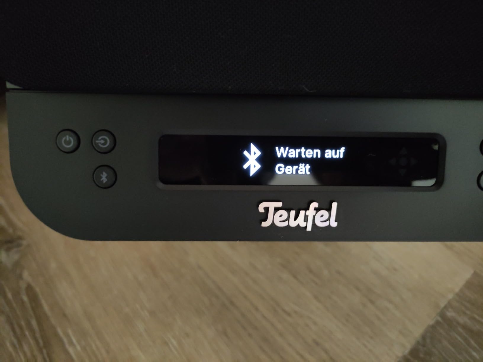 Ordentlich, aber Bass begrenzt