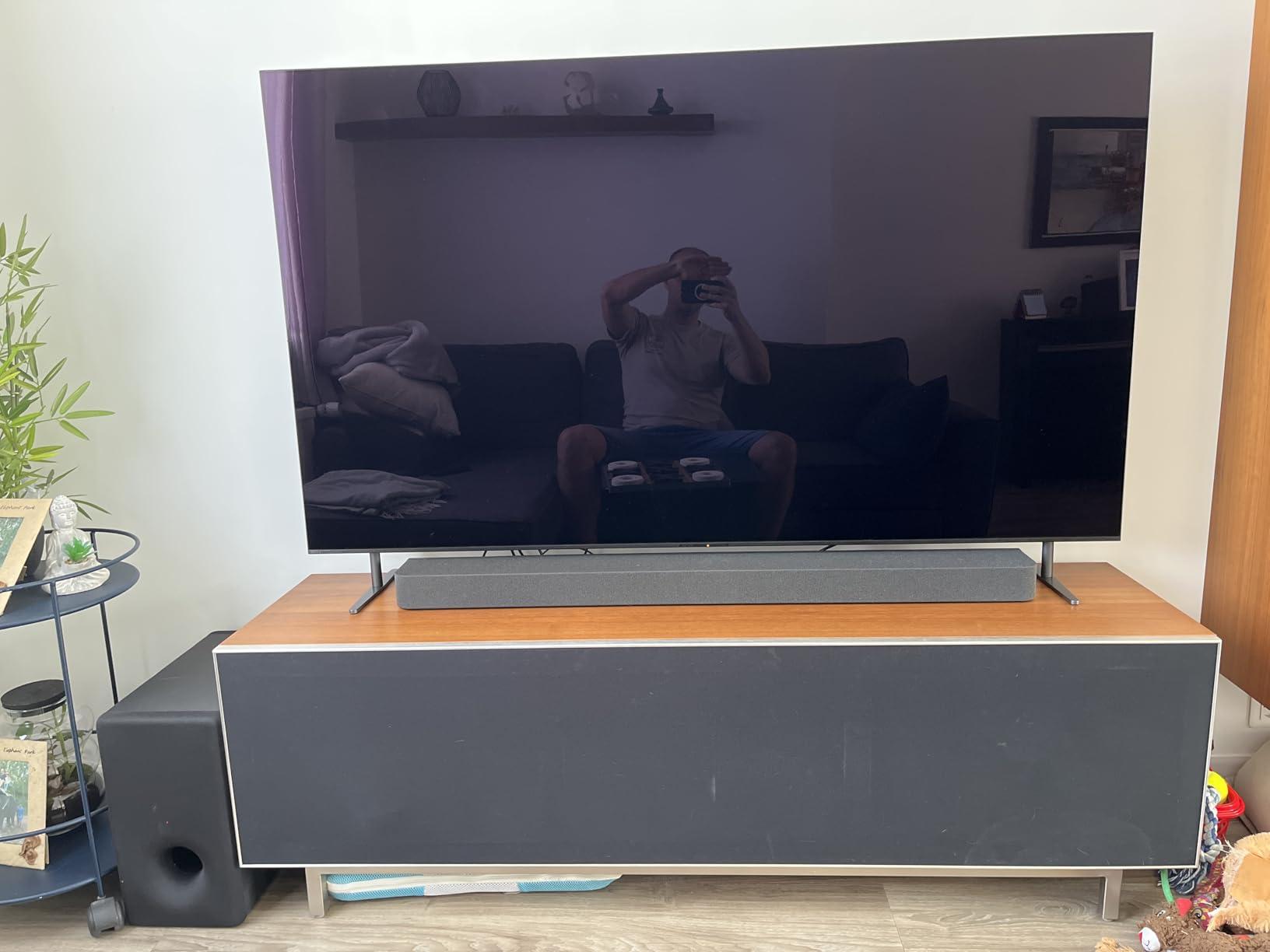 Leichtes Brummen bei dezenter Musik