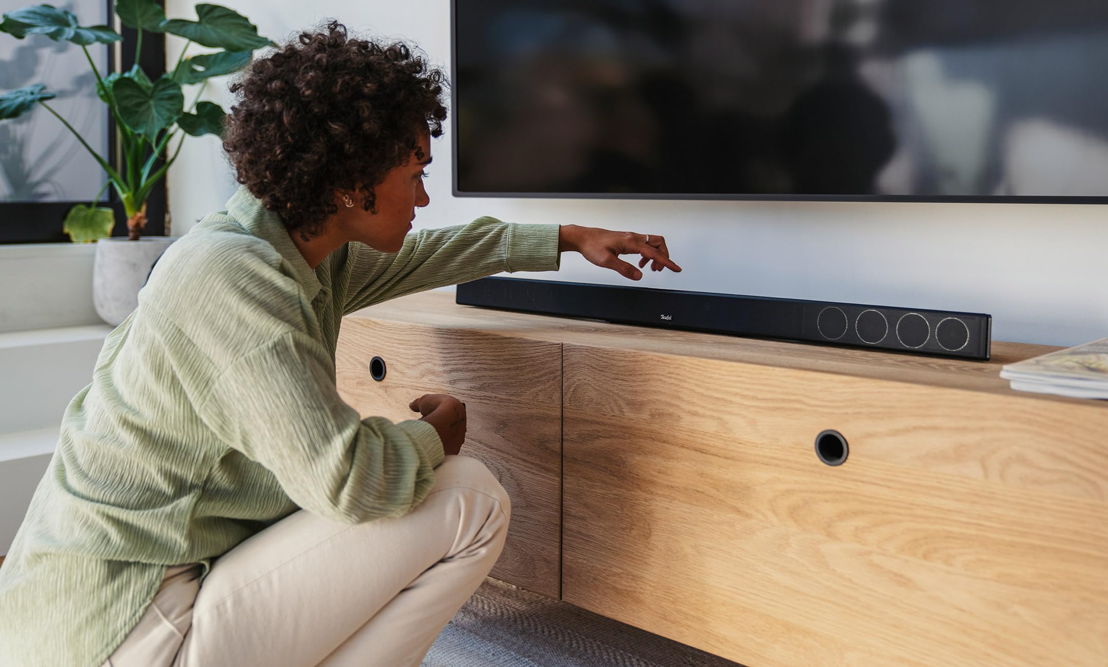 teufel-cinebar-11-4-1-mk4-dolby-atmos-soundbar-kabelloser-subwoofer-effekt-2-r-c image 6
