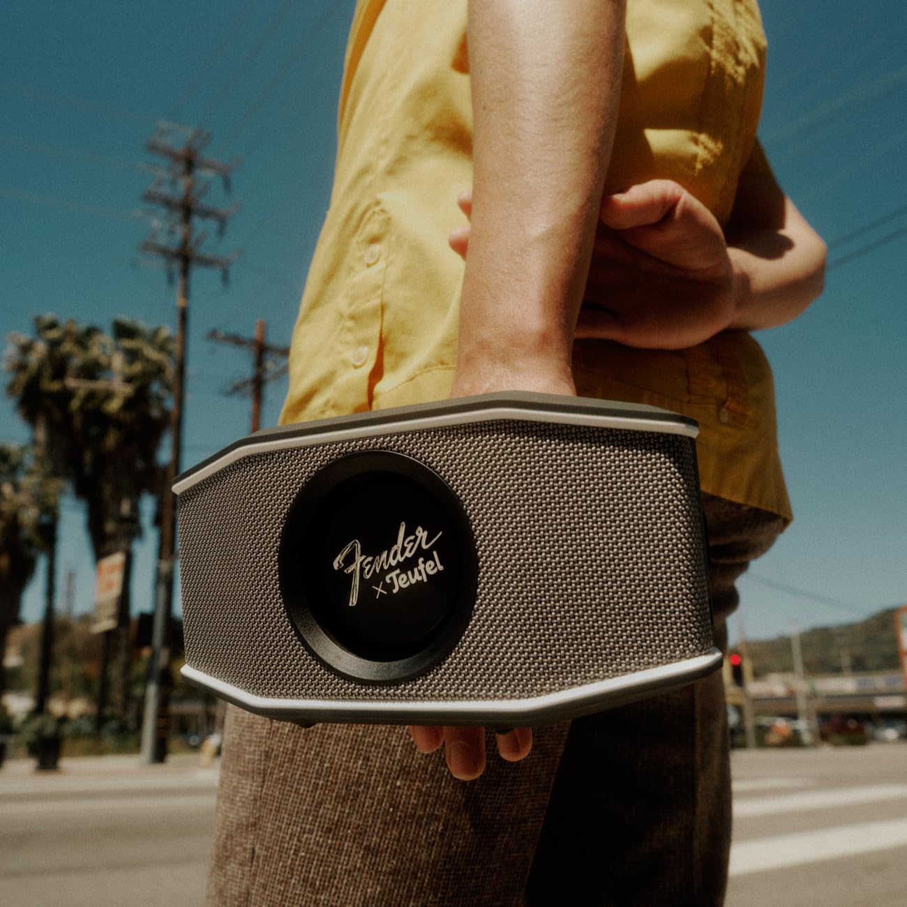fender-x-teufel-rockster-go-2-bluetooth-outdoor-speaker-ip67-wasserdicht-28-h-ak image 7