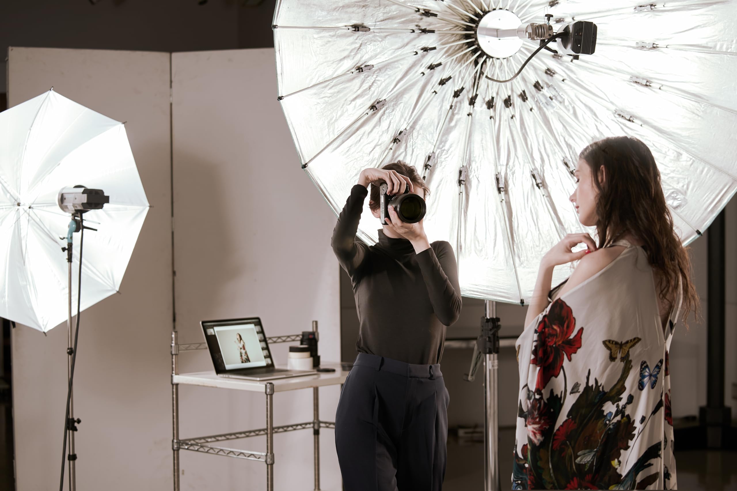 sony-alpha-7r-iv-vollformat-systemkamera-body-61-mp-exmor-r-cmos-4k-video-10-fps image 6