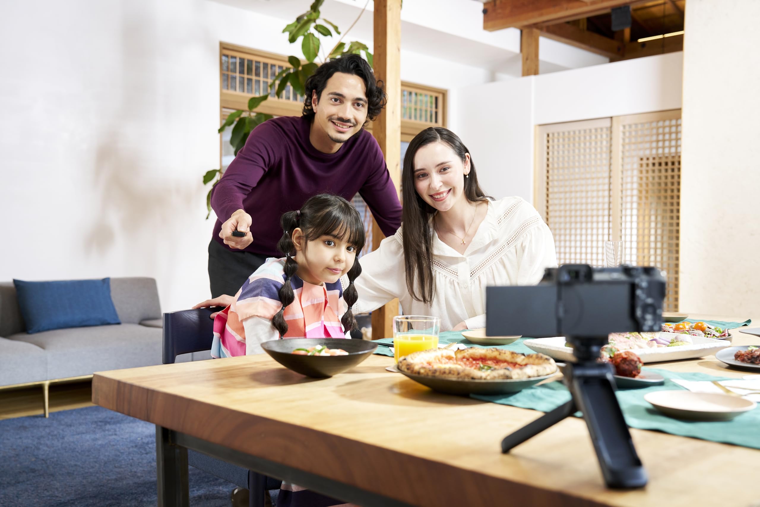 sony-zv-e10-aps-c-systemkamera-f-r-vlogging-4k-video-schwenkbares-display-real-t image 4