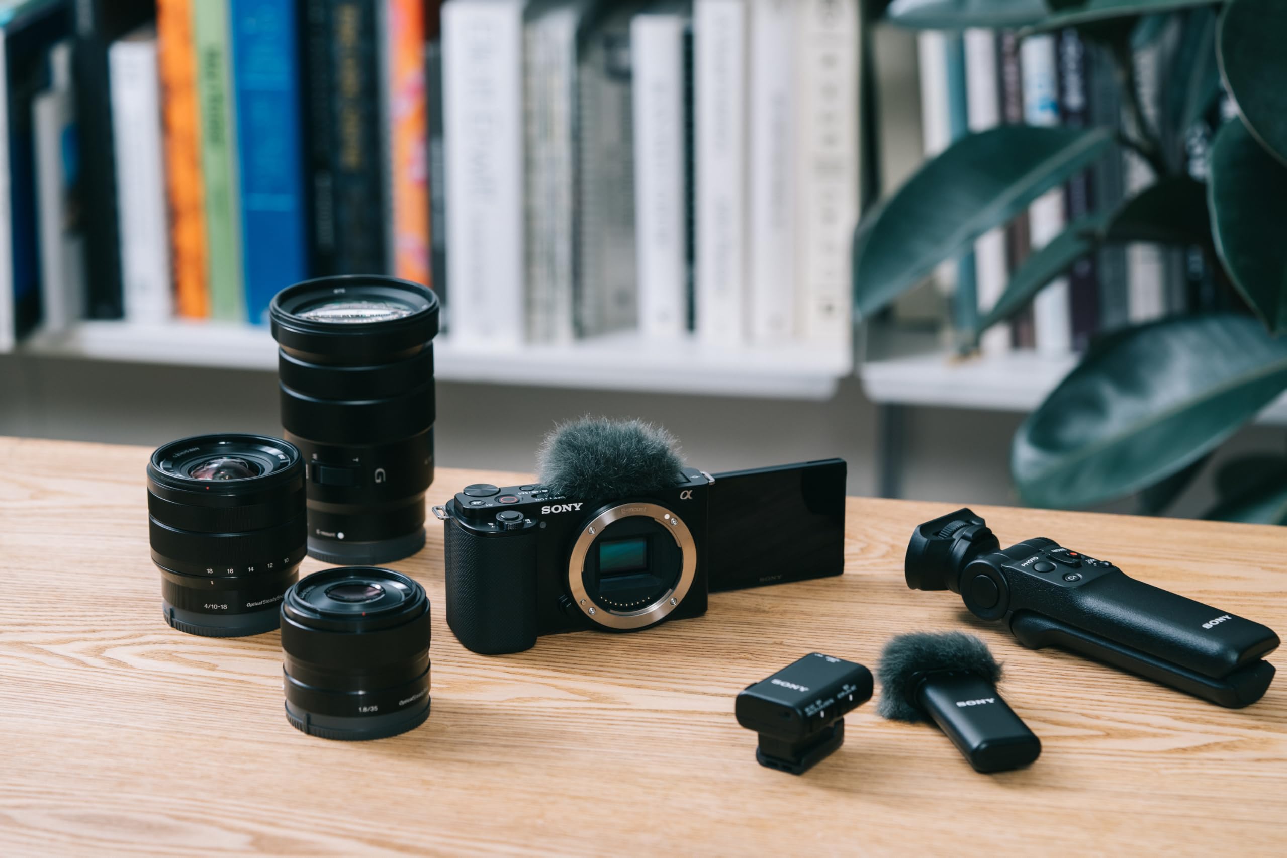sony-zv-e10-aps-c-systemkamera-f-r-vlogging-4k-video-schwenkbares-display-real-t image 7