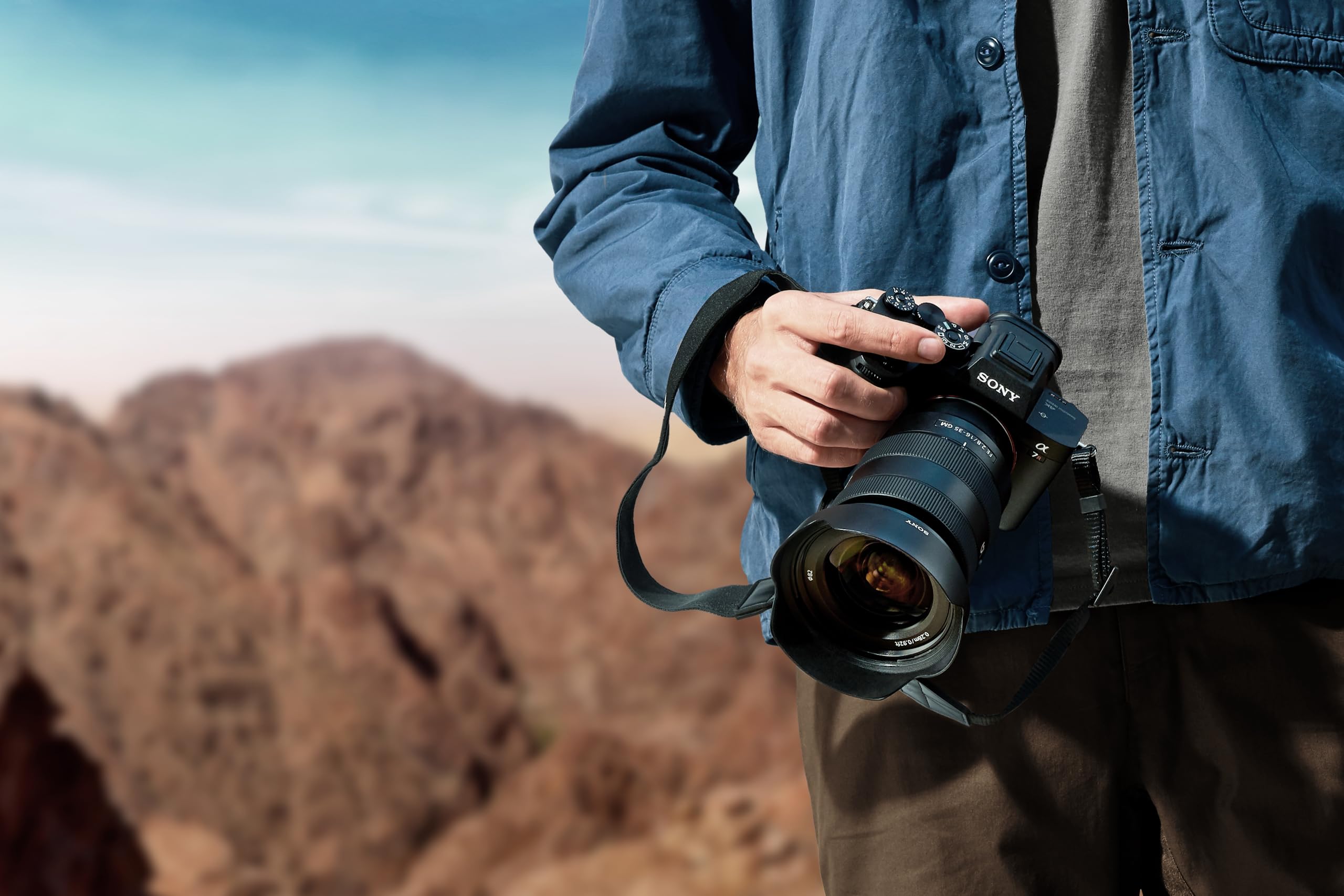 sony-alpha-7r-iv-vollformat-systemkamera-body-61-mp-exmor-r-cmos-4k-video-10-fps image 4